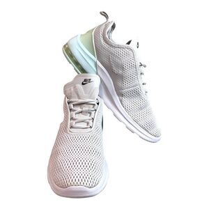 Nike Air Max Motion 2 C16518-001 Women's Vast Gray Green Running Shoes Sz 9.5